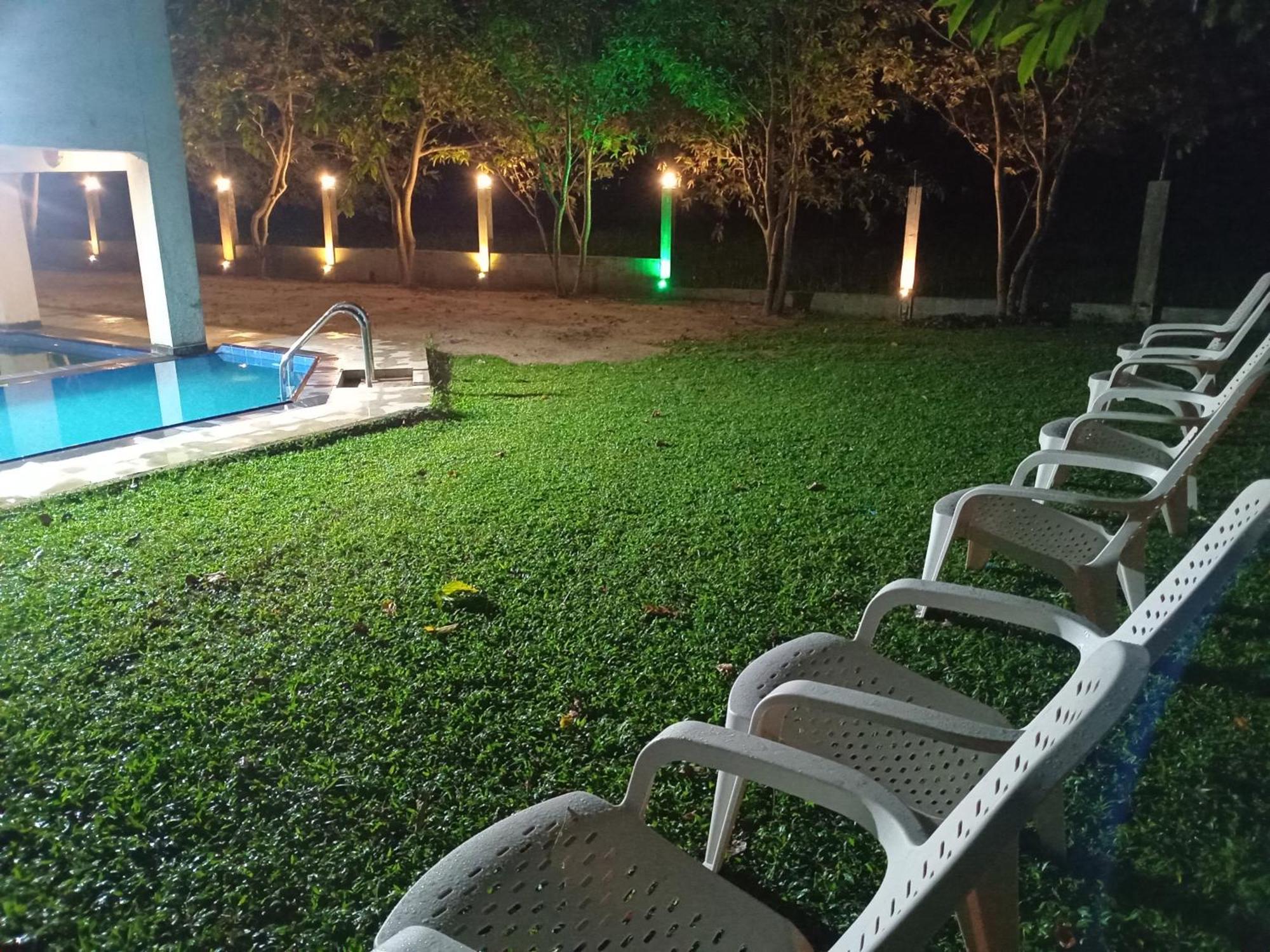 Queen'S Tower Grand Kurunegala Eksteriør bilde